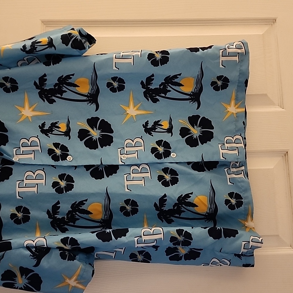 Tampa Bay Ray's button-up - Picture 2 of 3